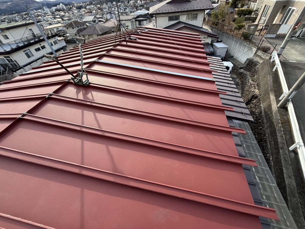 仙台市太白区金剛沢で雨漏りしていた瓦棒屋根をカバー工法で修繕。