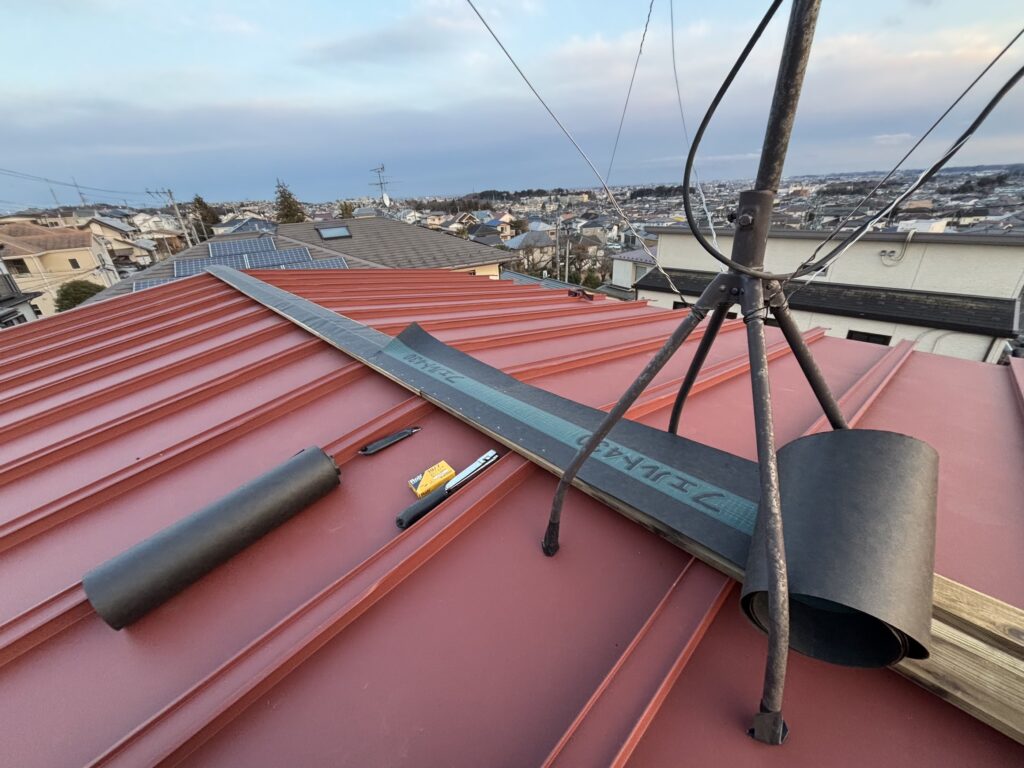 仙台市太白区金剛沢で雨漏りしていた瓦棒屋根をカバー工法で修繕。