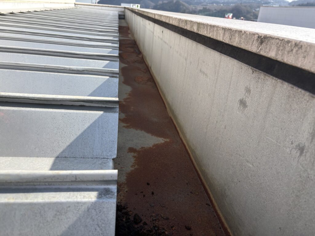 太白区鈎取 内樋のサビ 経年劣化による腐食の影響は?