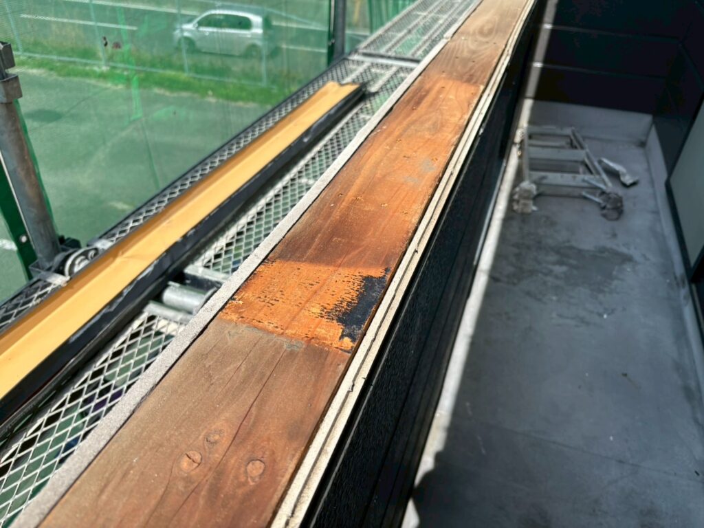 既存笠木板金を解体した内部状況【仙台市泉区】