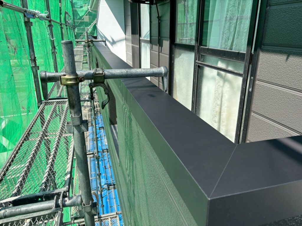 アパートの笠木修繕工事の様子【仙台市泉区】