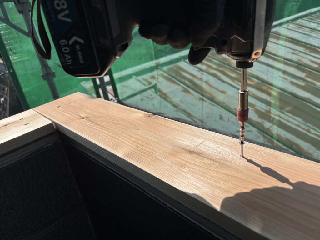 新しい木下地を施工した笠木部分【仙台市泉区】