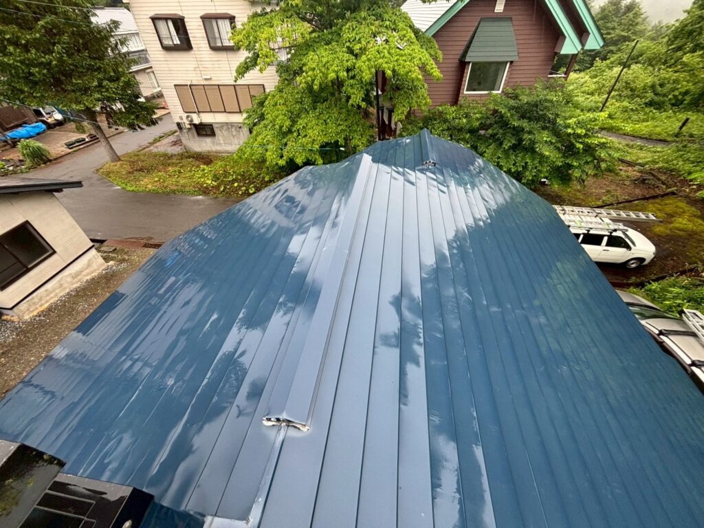 雪止め設置を検討した屋根全体の状況